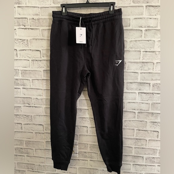 NWT!! Gymshark “Crest” sweatpants joggers, black size Medium - Picture 1 of 7
